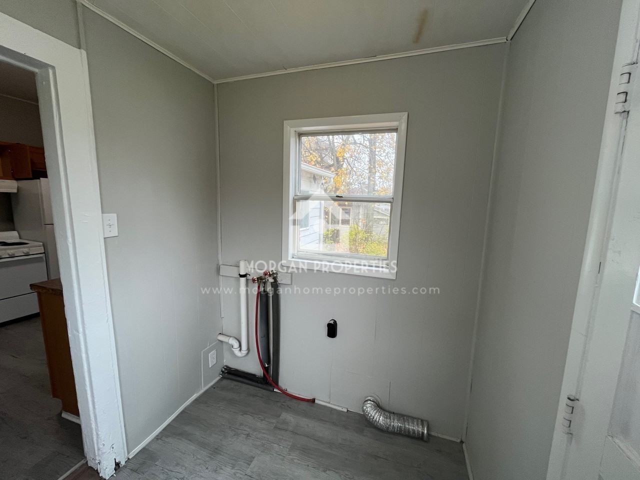 1104 Thornburg Street - Photo 4 of 7