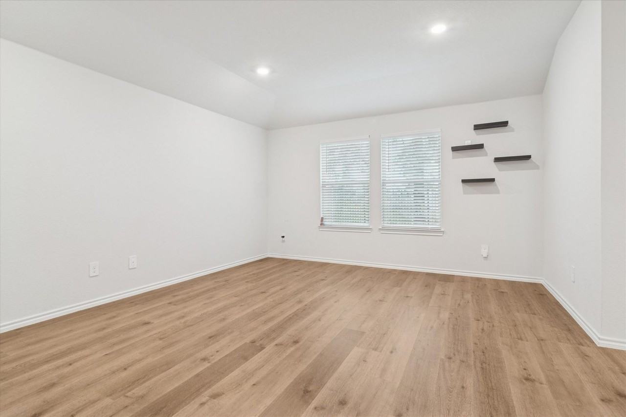 13113 Dawson Drive - Photo 3 of 17