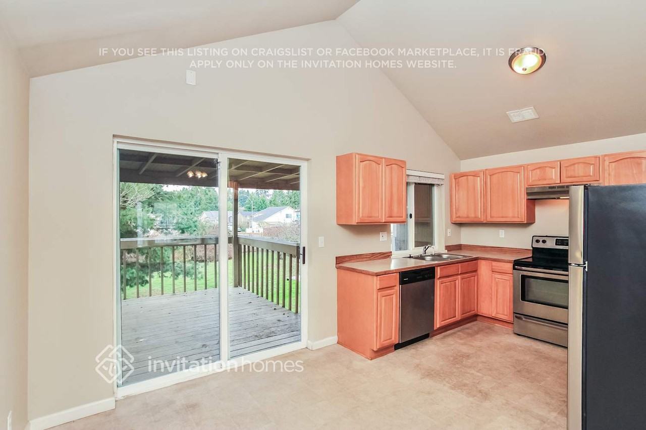 1701 S 87th St - Photo 6 of 18