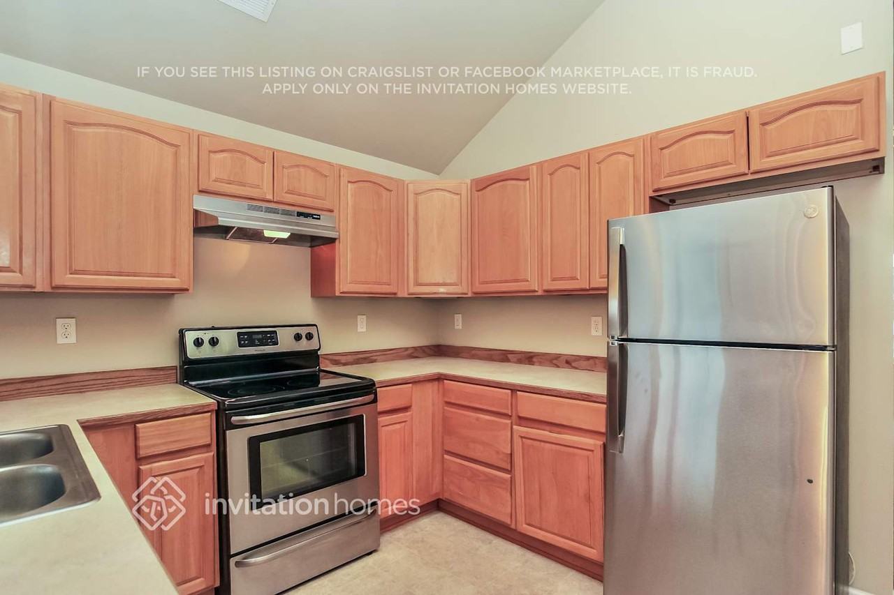 1701 S 87th St - Photo 7 of 18