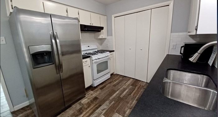 6209 Adalee Avenue #B - Photo 7 of 21