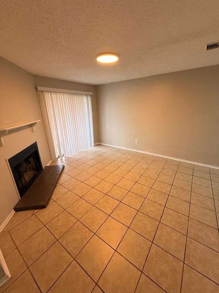 Fern View Apartments - Photo 2 of 7