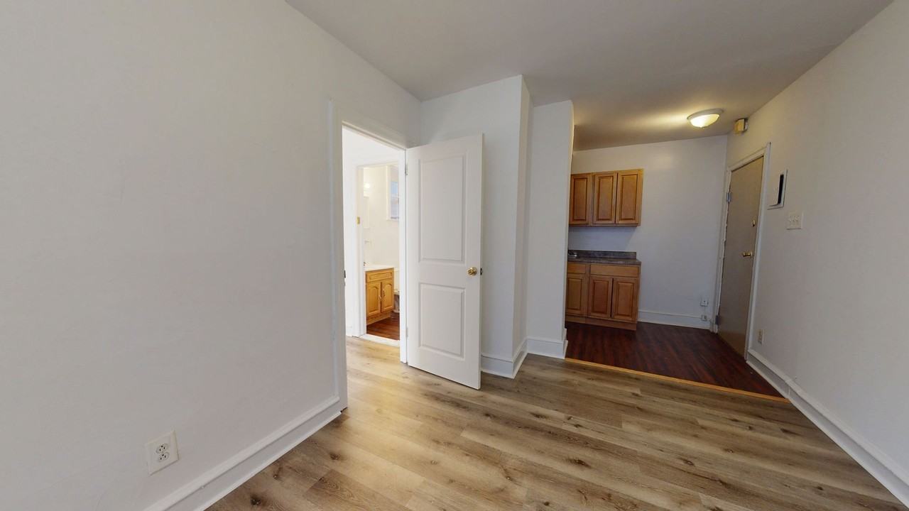 1008 S. 48th Street - Photo 4 of 13