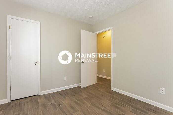 6730 Greenbower Ln - Photo 4 of 14