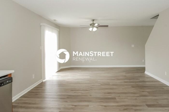 213 Farmington Dr - Photo 2 of 17