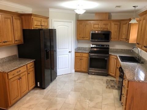 495 Edwards Dr - Photo 4 of 15