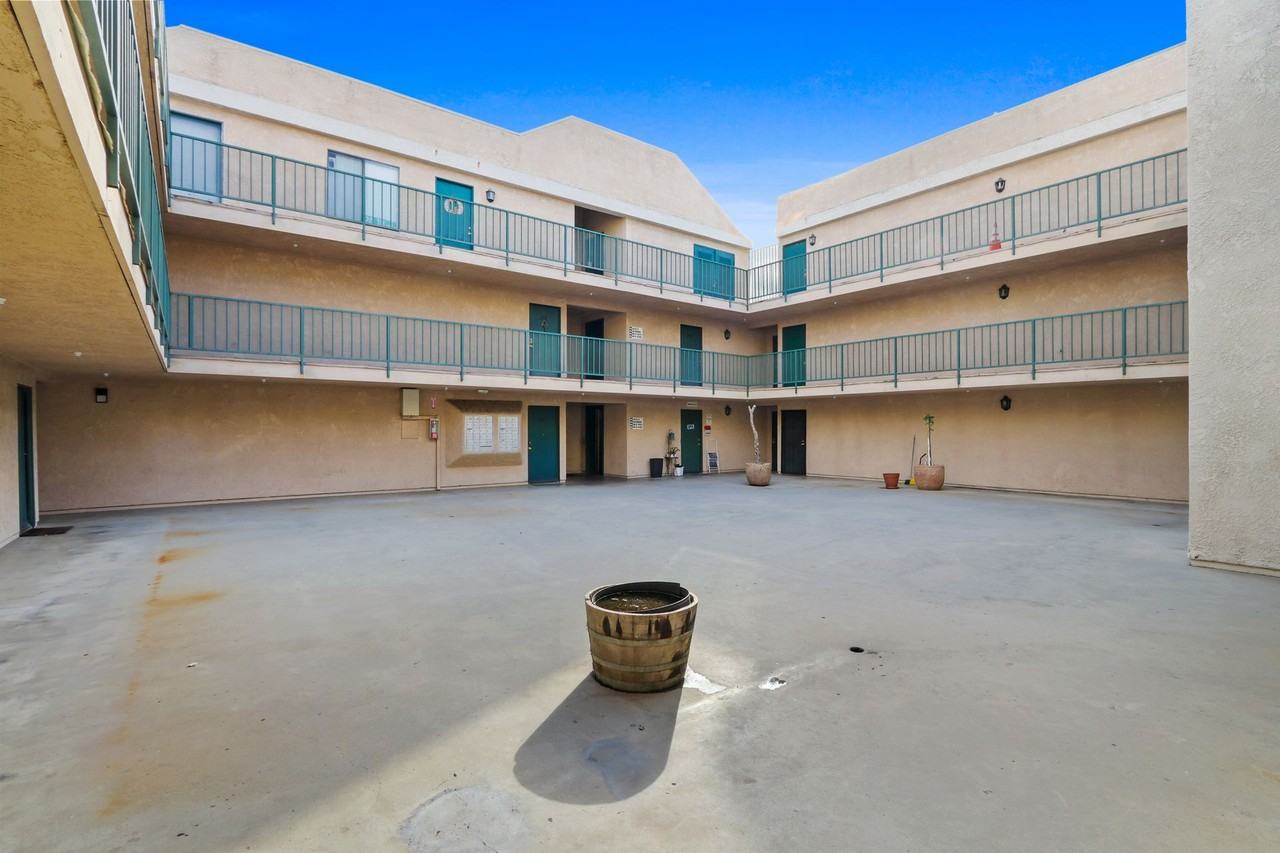 Bush Apartments - Photo 4 of 10