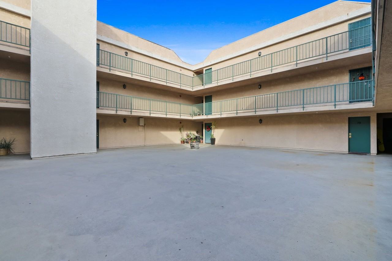 Bush Apartments - Photo 5 of 10