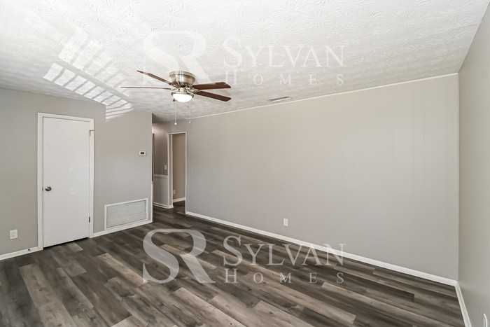 1007 Winstonian Way St - Photo 3 of 16