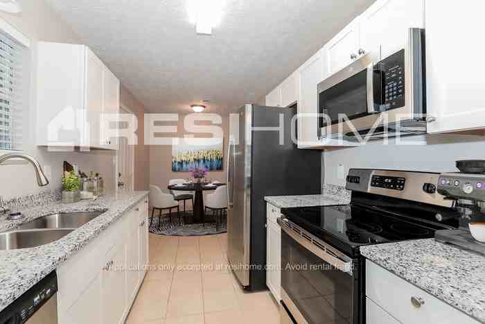 201 Antebellum Ct - Photo 3 of 17