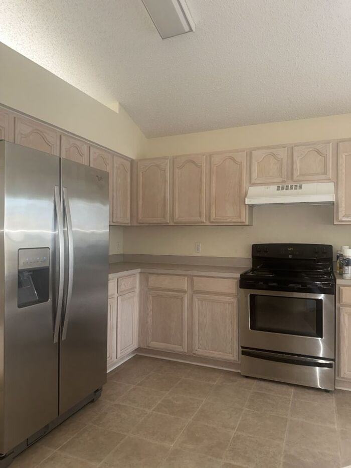 8928 Southbay Drive - Photo 4 of 26