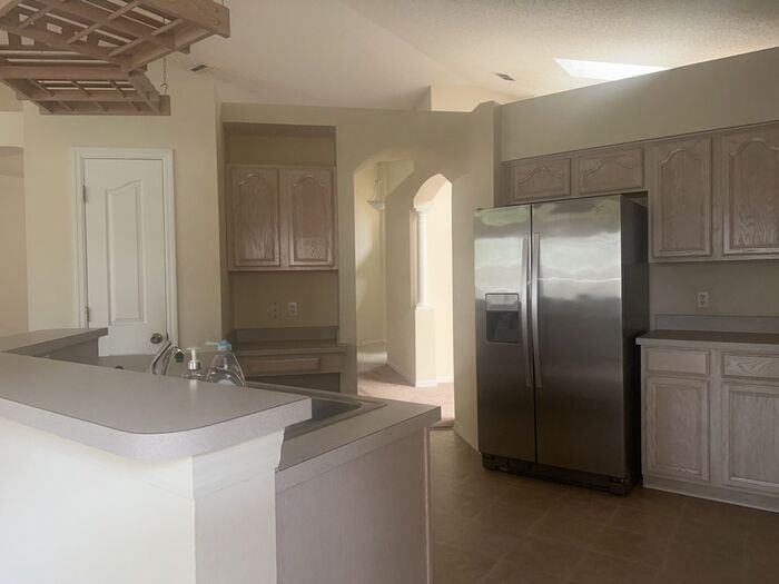 8928 Southbay Drive - Photo 5 of 26