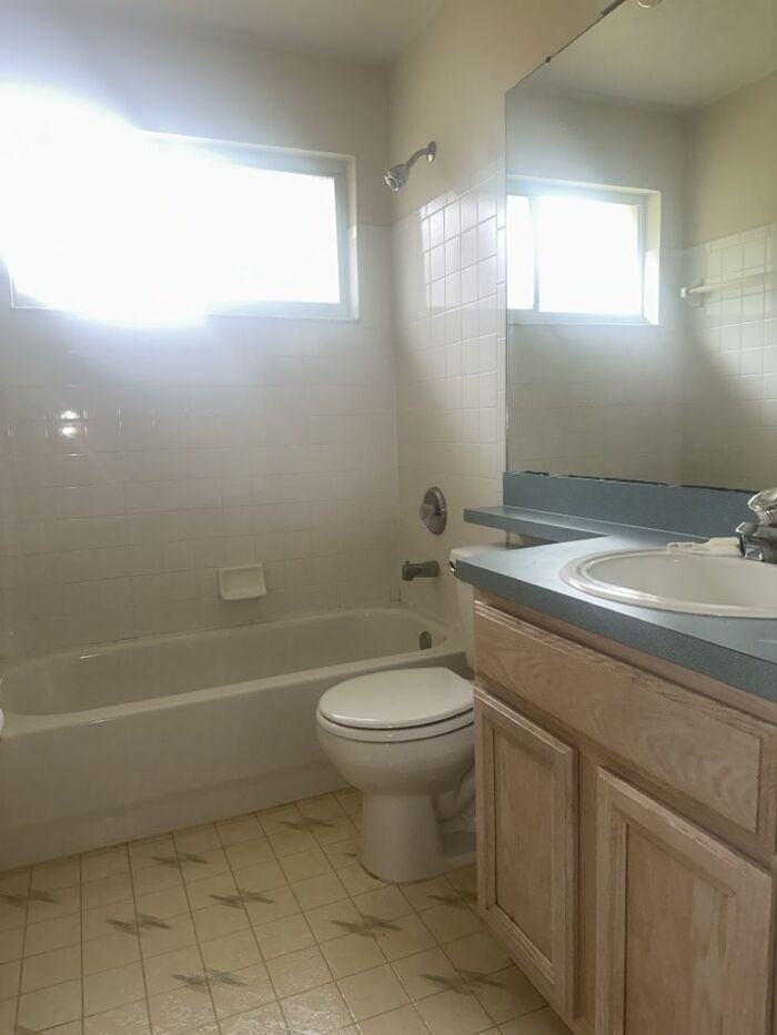 8928 Southbay Drive - Photo 6 of 26