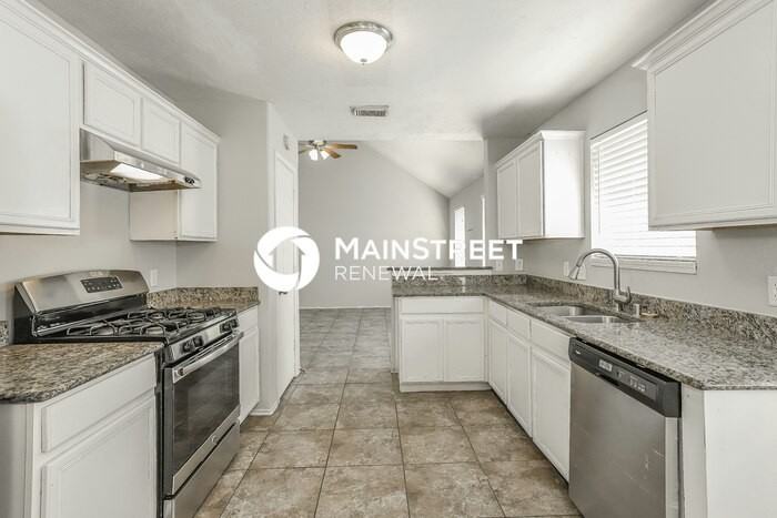 19830 Bettencourt Lane - Photo 5 of 17