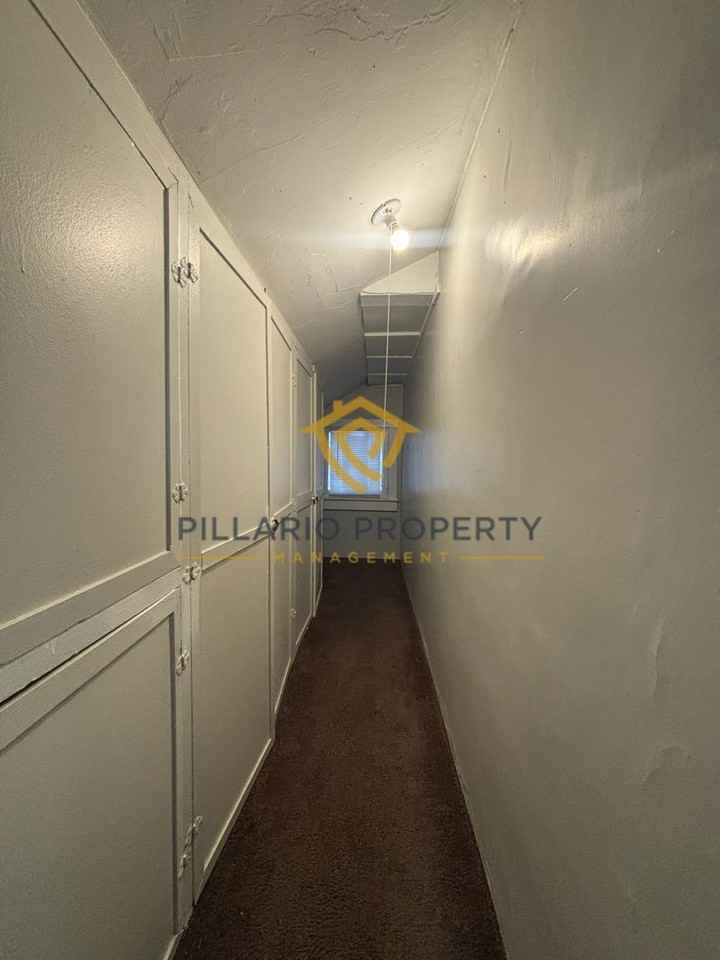 1025 W 35th St - Photo 4 of 19