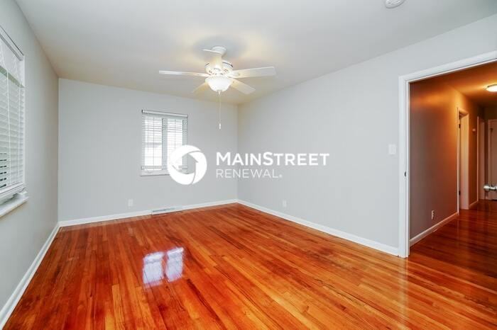 9548 Brookside Dr - Photo 4 of 17