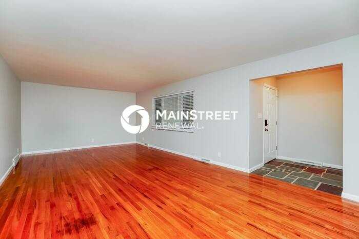 9548 Brookside Dr - Photo 5 of 17