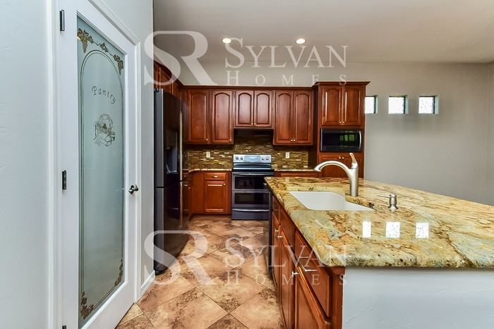 13123 N Kenosha Bluff Dr - Photo 7 of 16