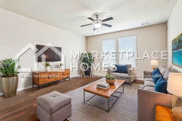 905 Lakeshore Village Pt - Photo 5 of 18