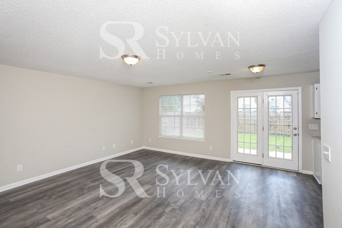 327 Oak Manor Dr - Photo 3 of 15