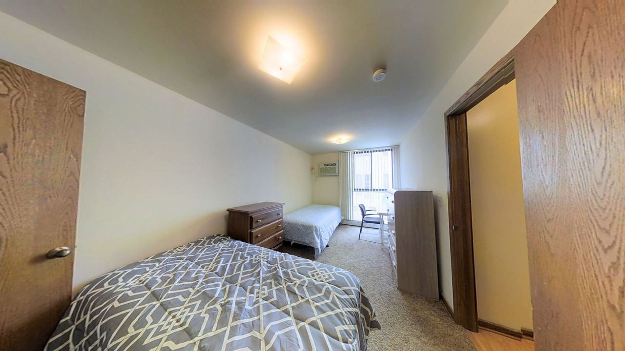 808 Oakland - Photo 2 of 5