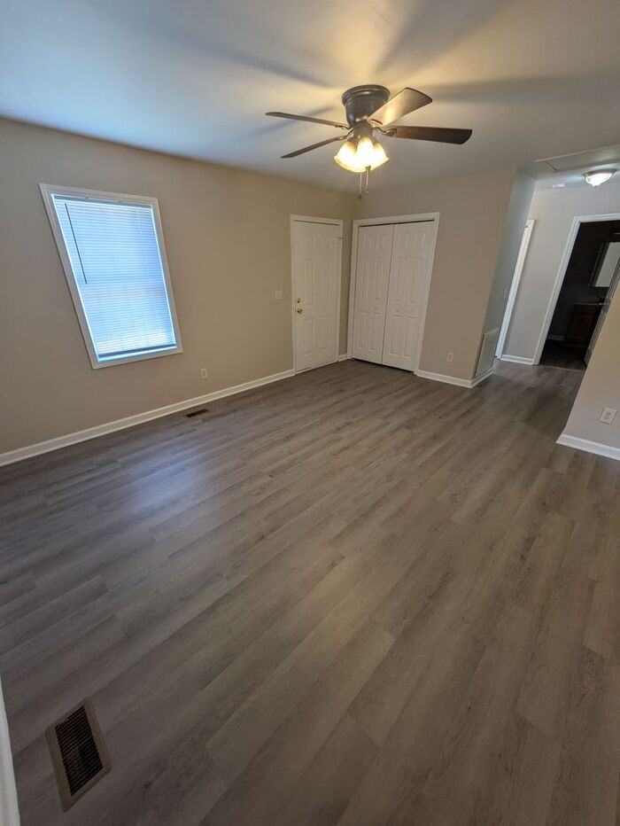 109 West 20th Street - Photo 2 of 8
