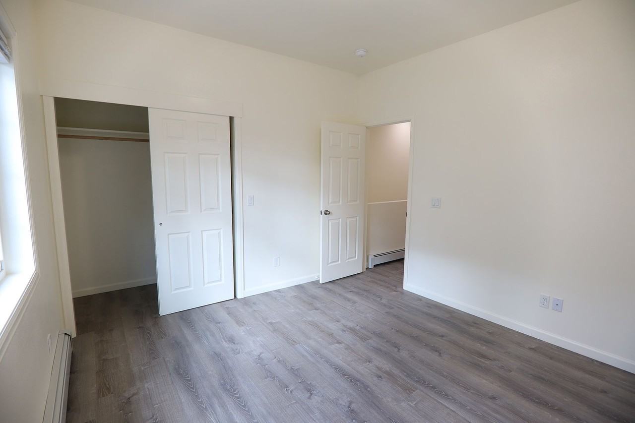 Bernard 435 - Photo 4 of 22