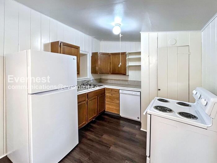 110 1/2 W Cheyenne Rd #BACK - Photo 2 of 14