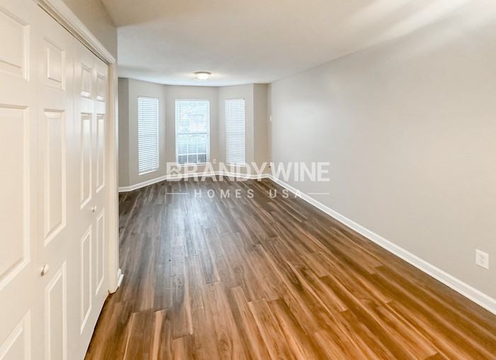 7250 Oakley Ct - Photo 3 of 24