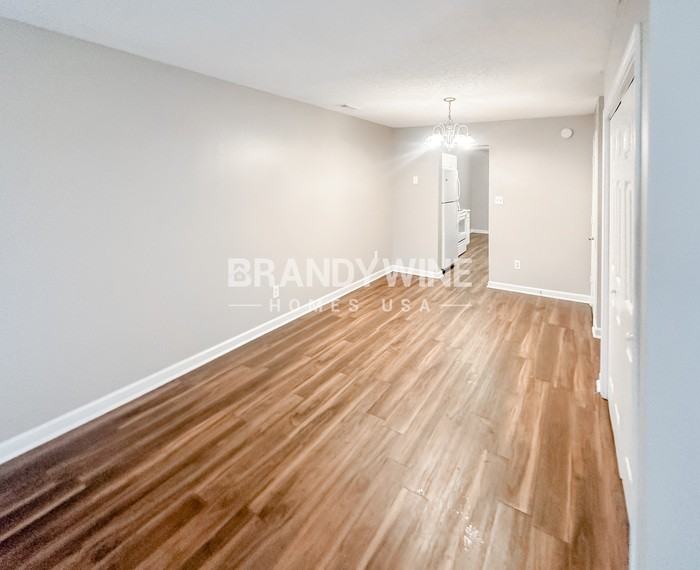 7250 Oakley Ct - Photo 4 of 24