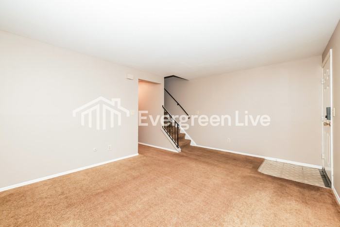 8064 Mount Everest St - Photo 3 of 15