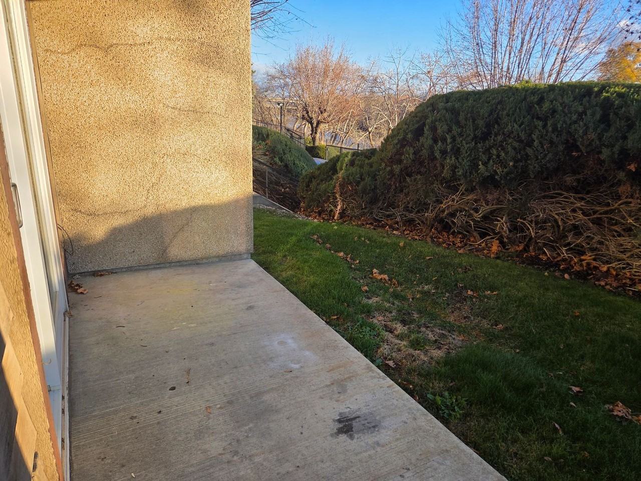 2735 E. Upriver Dr. - Photo 6 of 40