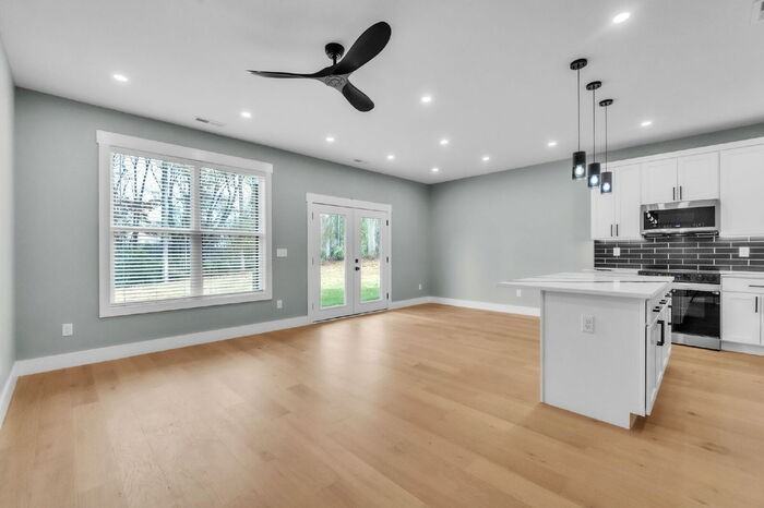 610 N Shamrock Ave #A - Photo 5 of 28