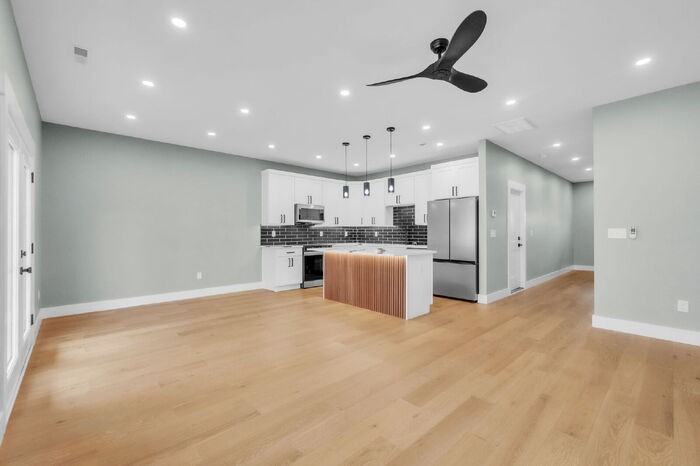 610 N Shamrock Ave #A - Photo 6 of 28