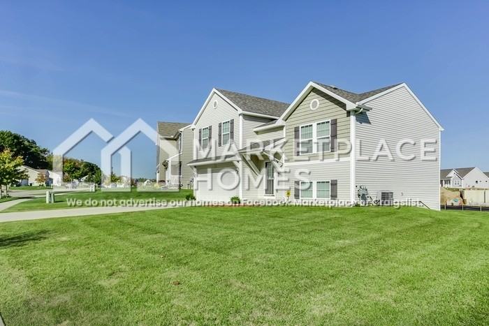 4722 Torrington Dr Se - Photo 2 of 28