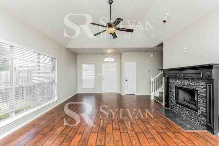 1428 Willow Wood Dr - Photo 4 of 15