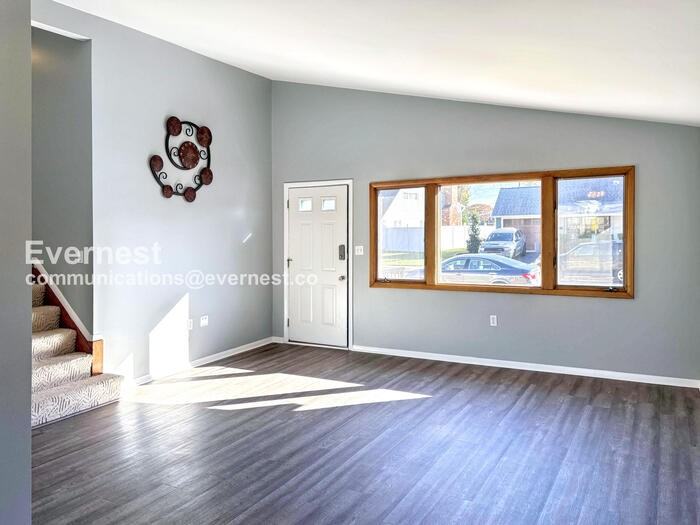 123 Thomas Rd - Photo 3 of 29