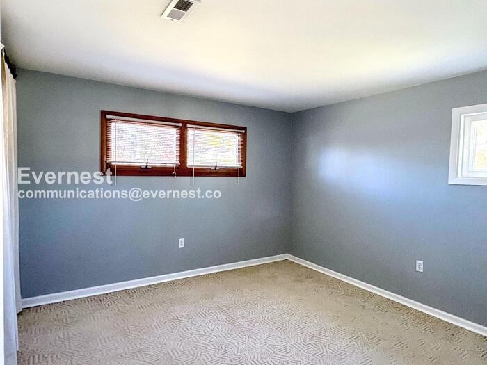 123 Thomas Rd - Photo 6 of 29