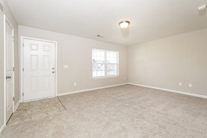 100 Hadley Dr - Photo 5 of 13