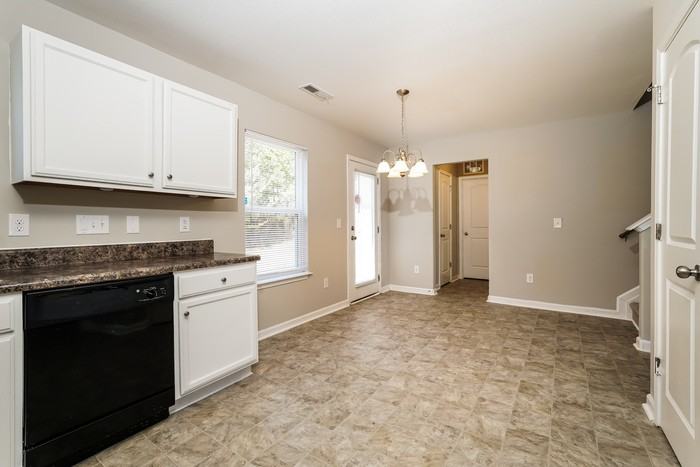 100 Hadley Dr - Photo 7 of 13