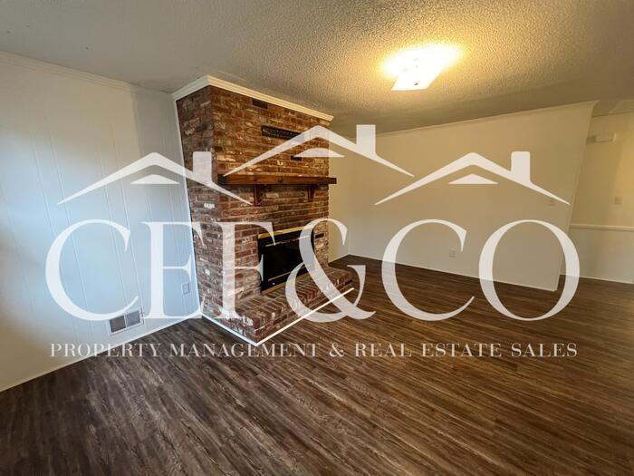 206 Tanglewood Rd - Photo 2 of 15