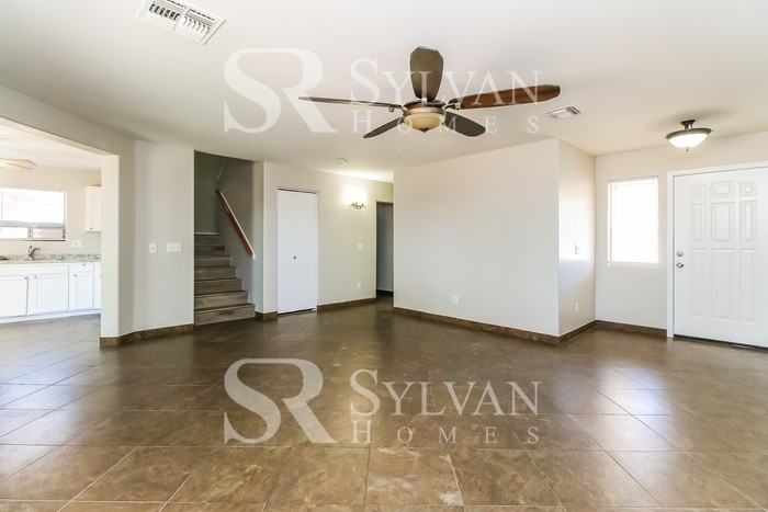 41889 W Sunland Dr - Photo 3 of 16