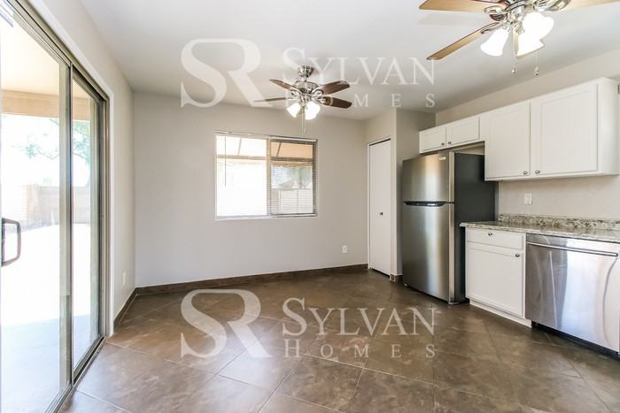 41889 W Sunland Dr - Photo 6 of 16