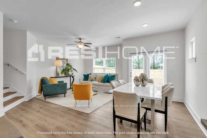 11 Southport Cir - Photo 3 of 18