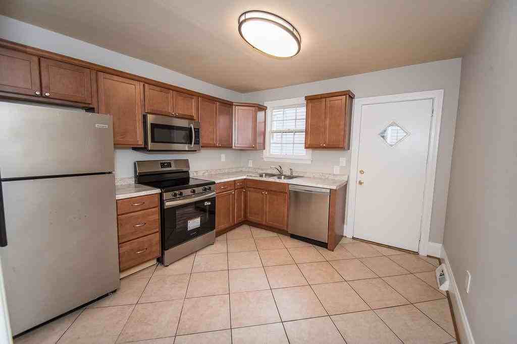 153 Pleasant Ridge Avenue - Photo 4 of 11