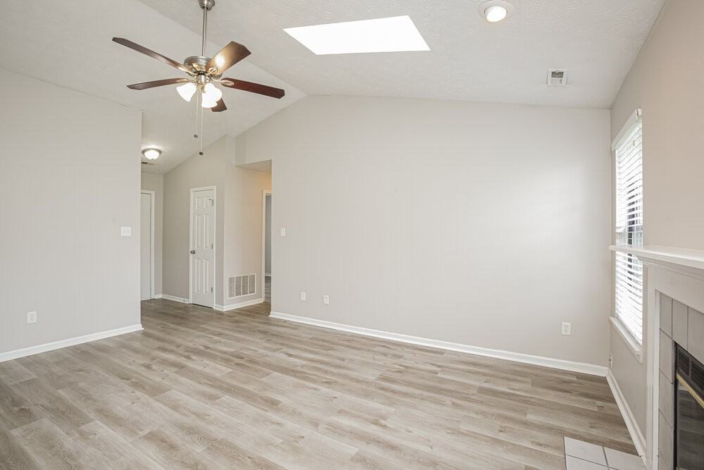 5040 Harpers Lane - Photo 4 of 16