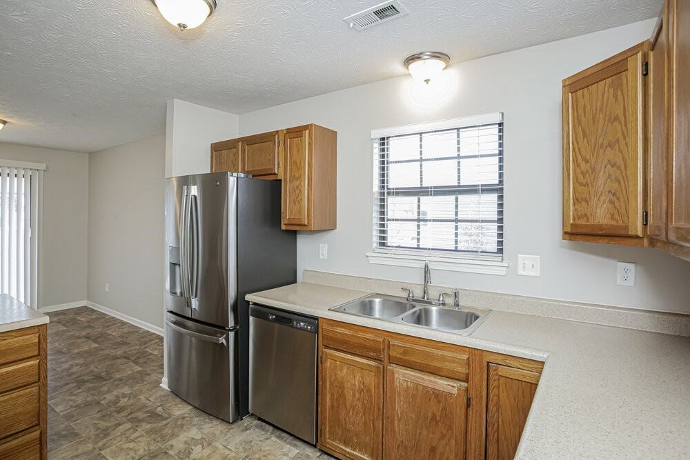 5040 Harpers Lane - Photo 6 of 16