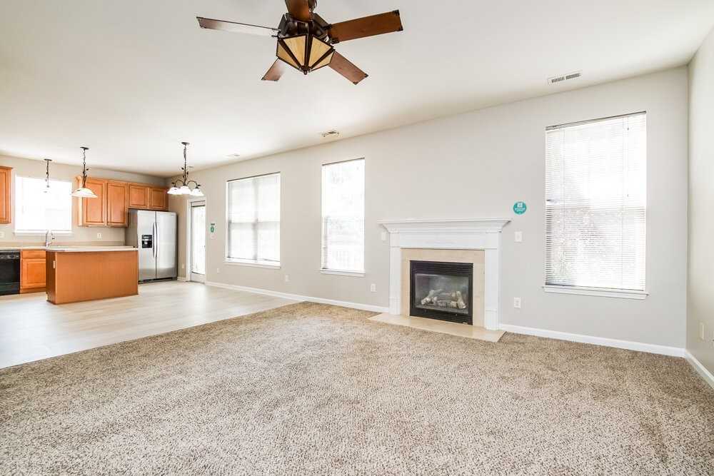 360 Stobhill Ln - Photo 5 of 18