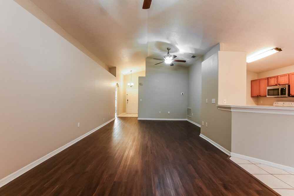 330 Seville Pointe Ave - Photo 4 of 16