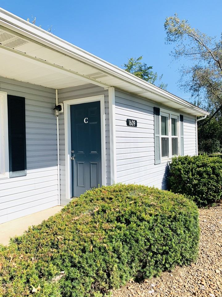 1609 Flanigan Ct #C - Photo 2 of 11